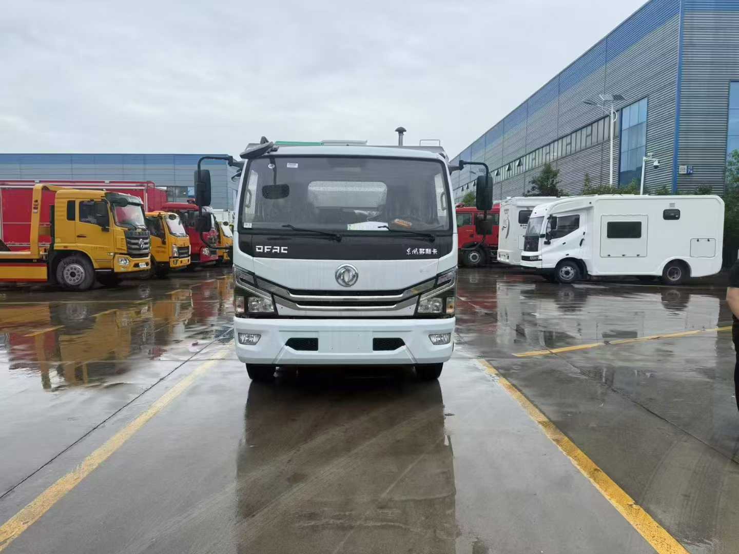 東風(fēng)大多利卡9方道路污染清除車