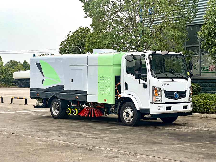 東風(fēng)華神純電動(dòng)洗掃車(chē)