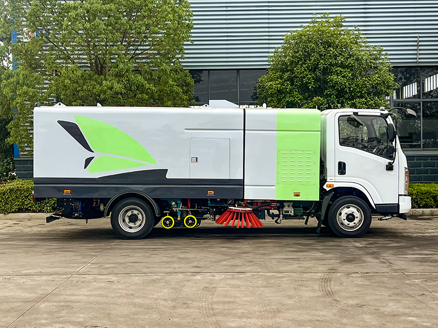 東風(fēng)華神純電動(dòng)洗掃車(chē)