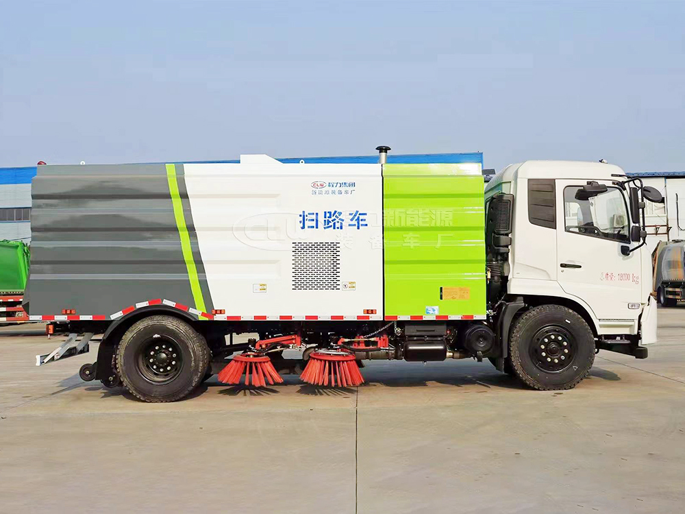 東風(fēng)天錦12方掃路車