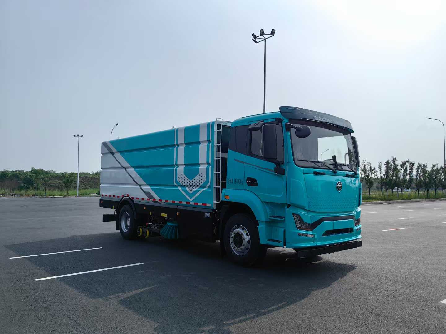 壹為18T純電動(dòng)洗掃車